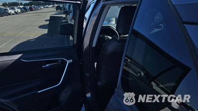 2025 Toyota RAV4 XLE Premium - zdjęcie 37 z 51 - miniatura
