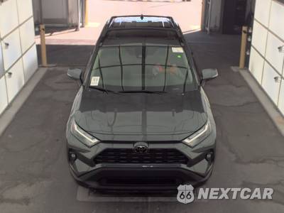 2025 Toyota RAV4 XLE Premium - zdjęcie 2 z 51 - miniatura