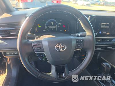 2025 Toyota Camry SE - zdjęcie 10 z 24 - miniatura
