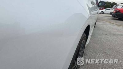 2026 Toyota Camry XSE - zdjęcie 27 z 35 - miniatura