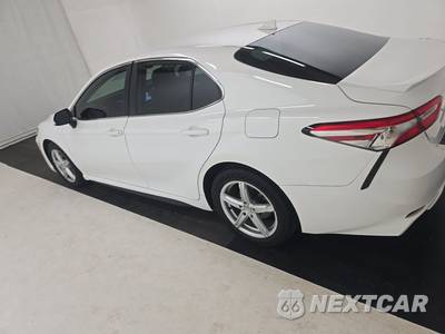 2020 Toyota Camry SE - zdjęcie 6 z 20 - miniatura