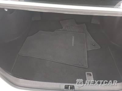 2020 Toyota Camry SE - zdjęcie 16 z 20 - miniatura