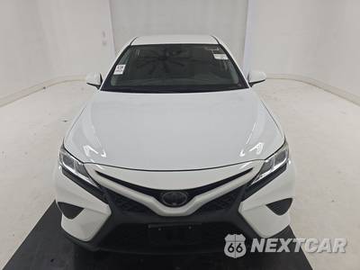 2020 Toyota Camry SE - zdjęcie 2 z 20 - miniatura