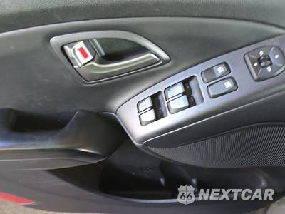 2015 Hyundai Tucson SE - zdjęcie 9 z 33 - miniatura