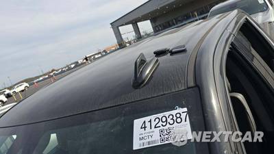 2023 Chevrolet Silverado 1500 LTZ Crew Cab Short Bed 1LZ - zdjęcie 17 z 35 - miniatura