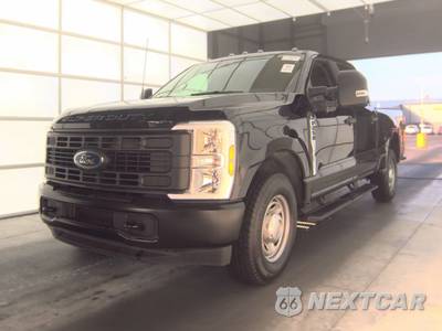 2025 Ford Super Duty F-250 XL Crew Cab Medium Bed - zdjęcie 1 z 20 - miniatura