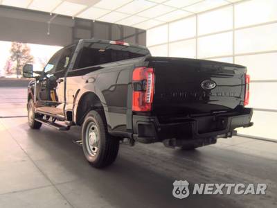 2025 Ford Super Duty F-250 XL Crew Cab Medium Bed - zdjęcie 6 z 20 - miniatura