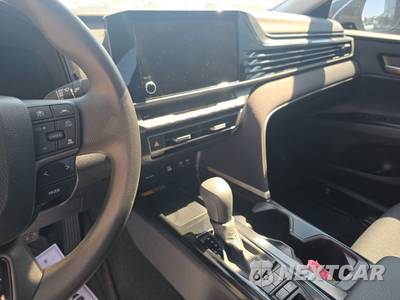 2025 Toyota Camry LE - zdjęcie 11 z 32 - miniatura