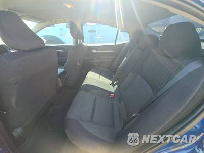 2025 Toyota Camry LE - zdjęcie 13 z 32 - miniatura