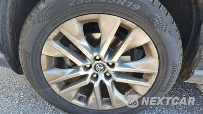 2019 Toyota RAV4 XLE Premium - zdjęcie 36 z 38 - miniatura
