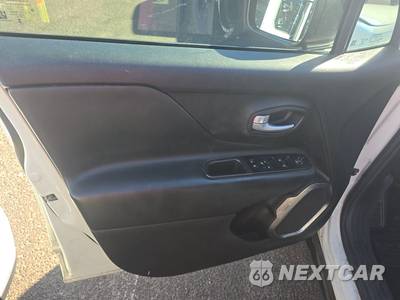 2023 Jeep Renegade Latitude - zdjęcie 9 z 30 - miniatura