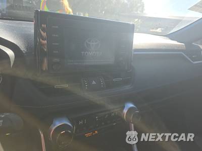 2019 Toyota RAV4 XLE Premium - zdjęcie 11 z 38 - miniatura