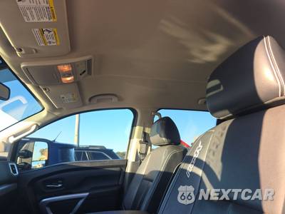 2018 Nissan TITAN PRO-4X Crew Cab Short Bed - zdjęcie 17 z 39 - miniatura