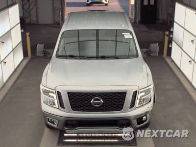 2018 Nissan TITAN PRO-4X Crew Cab Short Bed - zdjęcie 2 z 39 - miniatura