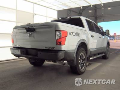 2018 Nissan TITAN PRO-4X Crew Cab Short Bed - zdjęcie 4 z 39 - miniatura