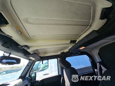 2013 Jeep Wrangler Sport - zdjęcie 17 z 40 - miniatura
