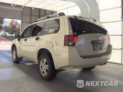 2008 Mitsubishi Endeavor LS - zdjęcie 6 z 41 - miniatura