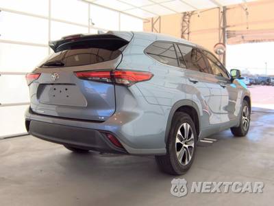 2022 Toyota Highlander XLE - zdjęcie 4 z 25 - miniatura