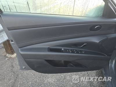 2025 Hyundai Elantra SEL Sport - zdjęcie 9 z 27 - miniatura