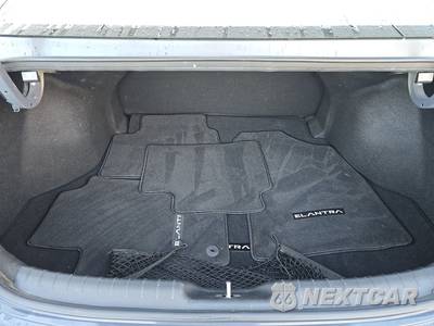 2025 Hyundai Elantra SEL Sport - zdjęcie 16 z 27 - miniatura
