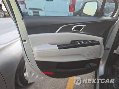 2023 Kia Carnival MPV LX w/ Seat Package 121.7" WB - zdjęcie 9 z 26 - miniatura