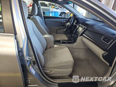 2016 Toyota Camry LE - zdjęcie 8 z 35 - miniatura