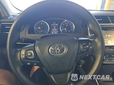 2016 Toyota Camry LE - zdjęcie 10 z 35 - miniatura