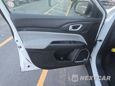 2025 Jeep Compass Latitude - zdjęcie 9 z 24 - miniatura
