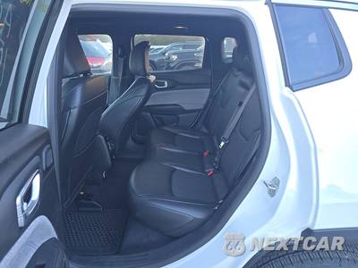 2025 Jeep Compass Latitude - zdjęcie 13 z 24 - miniatura