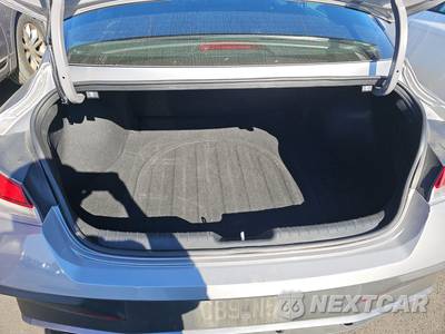 2026 Hyundai Elantra SEL Sport - zdjęcie 16 z 24 - miniatura