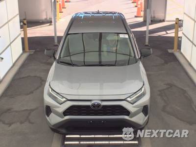 2025 Toyota RAV4 LE - zdjęcie 2 z 19 - miniatura
