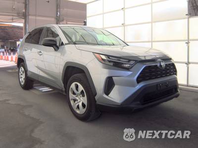 2025 Toyota RAV4 LE - zdjęcie 3 z 19 - miniatura