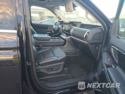2025 Ford Expedition Platinum - zdjęcie 8 z 29 - miniatura