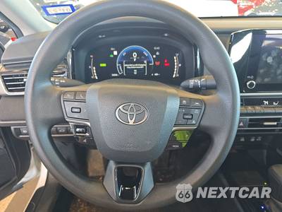 2025 Toyota Camry LE - zdjęcie 10 z 25 - miniatura