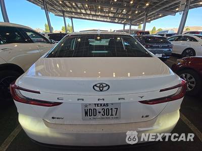 2025 Toyota Camry LE - zdjęcie 5 z 25 - miniatura