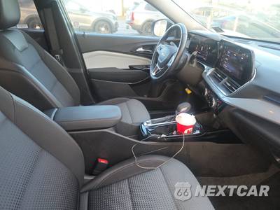 2025 Chevrolet Trax LT - zdjęcie 8 z 21 - miniatura