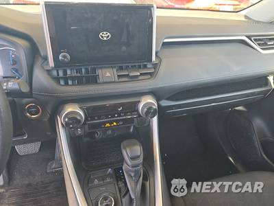 2025 Toyota RAV4 Hybrid XLE - zdjęcie 11 z 23 - miniatura