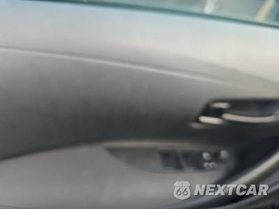 2026 Toyota Corolla LE Sedan - zdjęcie 9 z 28 - miniatura