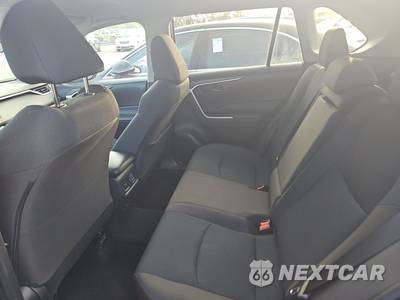 2025 Toyota RAV4 LE - zdjęcie 13 z 28 - miniatura