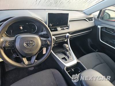2025 Toyota RAV4 LE - zdjęcie 11 z 28 - miniatura
