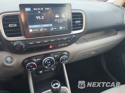 2025 Hyundai Venue SEL - zdjęcie 11 z 21 - miniatura