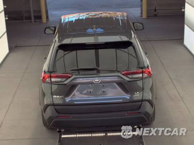 2025 Toyota RAV4 LE - zdjęcie 5 z 29 - miniatura