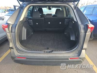 2025 Toyota RAV4 LE - zdjęcie 16 z 29 - miniatura