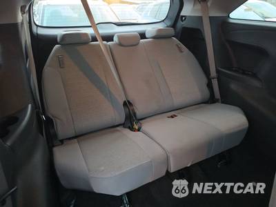 2025 Toyota Sienna LE 8-Passenger 120.5" WB - zdjęcie 14 z 28 - miniatura