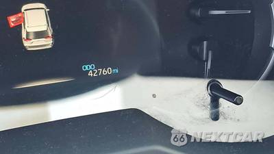 2025 Toyota RAV4 LE - zdjęcie 17 z 29 - miniatura