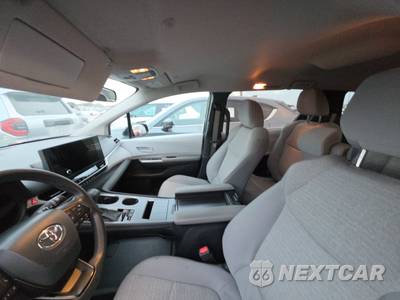 2025 Toyota Sienna LE 8-Passenger 120.5" WB - zdjęcie 19 z 28 - miniatura