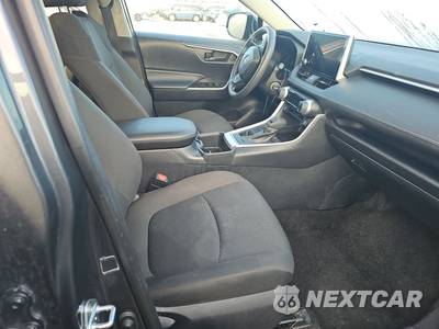 2025 Toyota RAV4 LE - zdjęcie 8 z 29 - miniatura