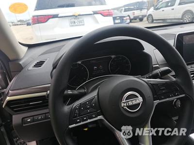 2025 Nissan Altima SV - zdjęcie 12 z 24 - miniatura