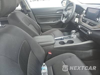 2025 Nissan Altima SV - zdjęcie 8 z 24 - miniatura