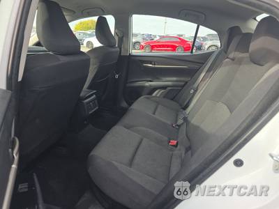 2025 Toyota Camry LE - zdjęcie 13 z 25 - miniatura